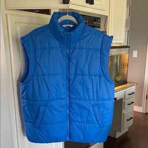 DSG Women’s Vibrant Blue Puffer Vest
Dick’s Sporting Goods women’s vest